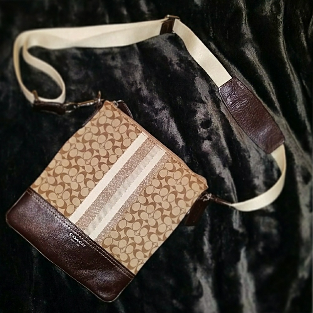 Coach cross body purse- Khaki